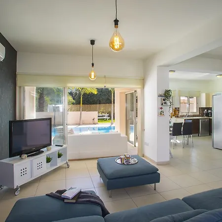 Seaside Michelle 10 Protaras