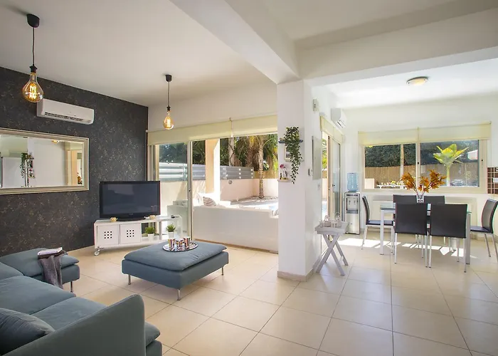 Seaside Michelle 10 Protaras